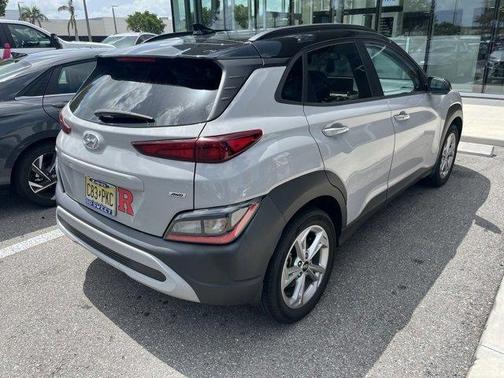 2022 Hyundai KONA SEL