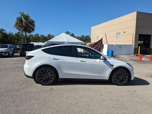 2023 Tesla Model Y Performance