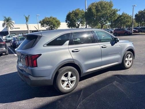 2022 Kia Sorento LX