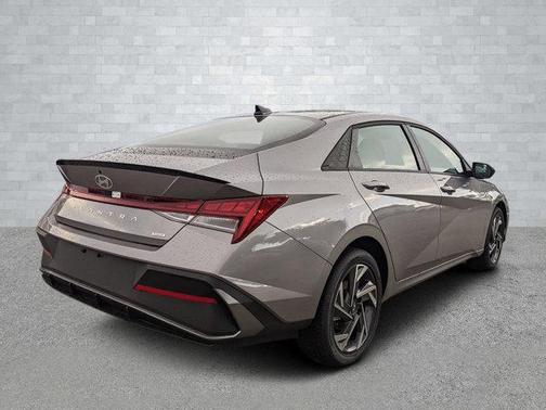 2025 Hyundai ELANTRA HEV SEL Sport