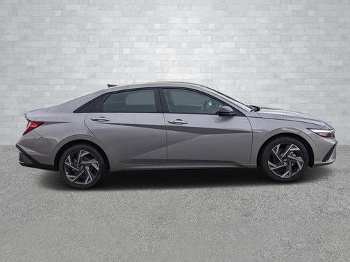 2025 Hyundai ELANTRA HEV SEL Sport