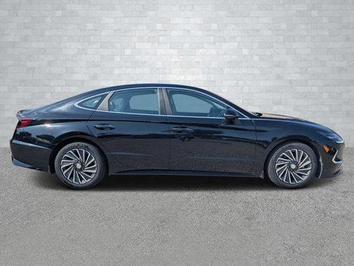 2020 Hyundai SONATA Hybrid Limited