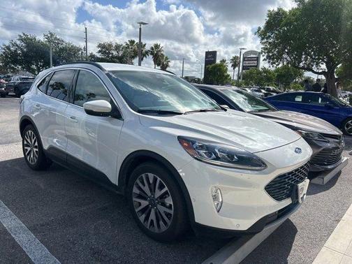 2020 Ford Escape Titanium Hybrid