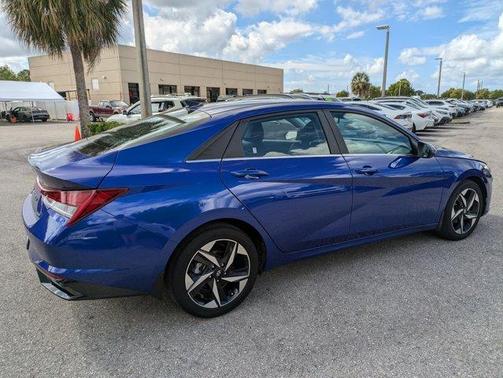 2023 Hyundai ELANTRA Limited