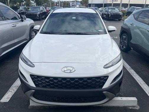 2022 Hyundai KONA SEL