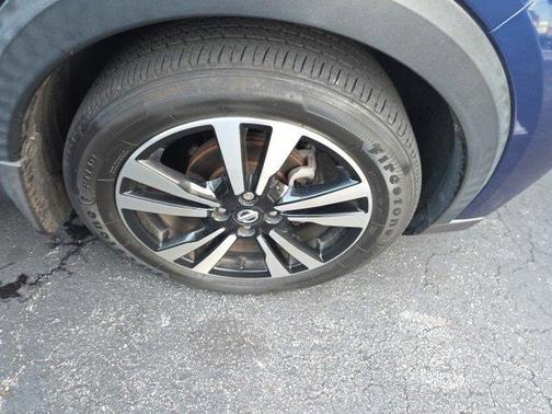 2019 Nissan Kicks SR