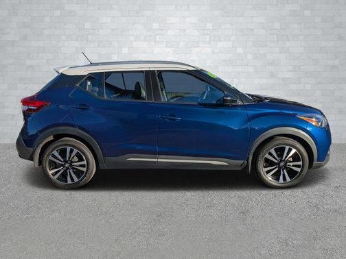 2019 Nissan Kicks SR