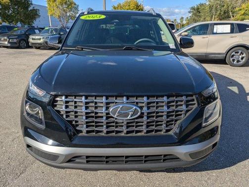 2023 Hyundai VENUE SEL