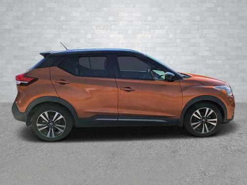 2020 Nissan Kicks SR