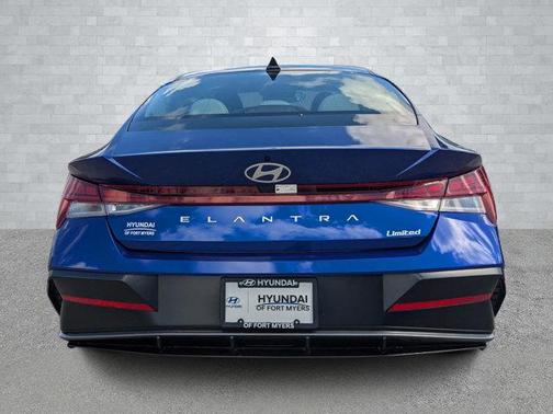 2025 Hyundai ELANTRA Limited