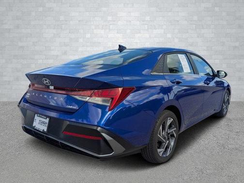 2025 Hyundai ELANTRA Limited