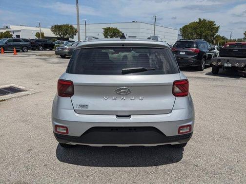 2020 Hyundai VENUE SEL