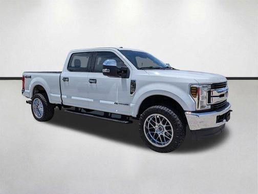 Oxford White 2019 Ford F-250 XLT