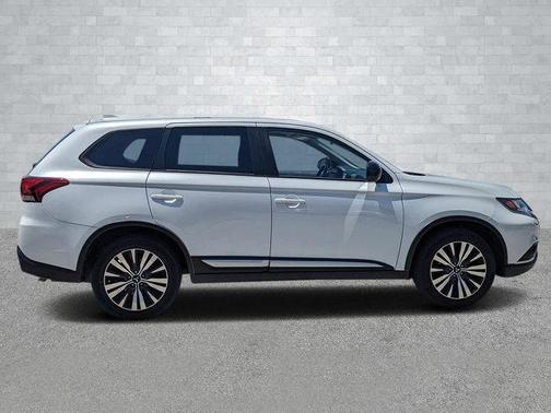 2020 Mitsubishi Outlander ES