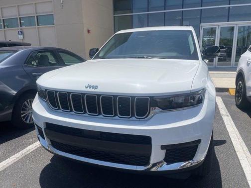 2023 Jeep Grand Cherokee L Laredo