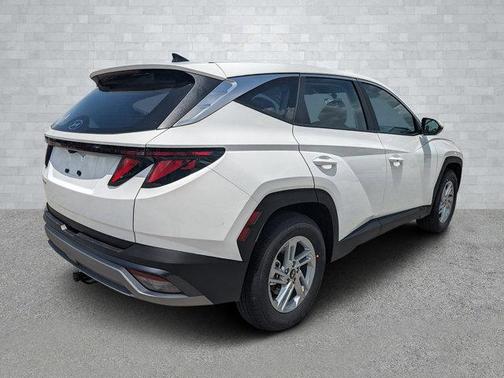 2025 Hyundai TUCSON SE