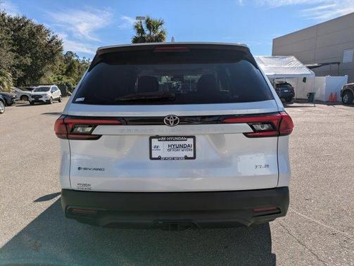 2024 Toyota Grand Highlander Hybrid XLE