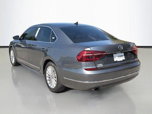 2017 Volkswagen Passat 1.8T SE