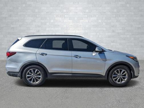2018 Hyundai SANTA FE SE
