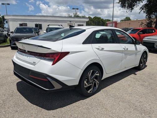 2025 Hyundai ELANTRA HEV SEL Sport