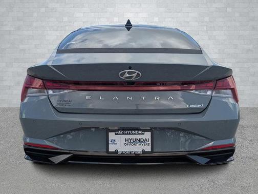 2022 Hyundai ELANTRA Limited