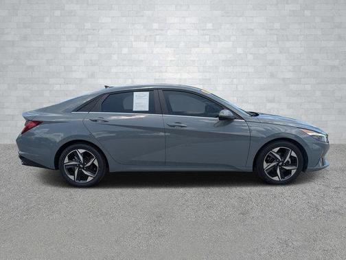 2022 Hyundai ELANTRA Limited