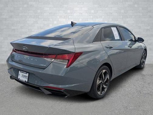 2022 Hyundai ELANTRA Limited