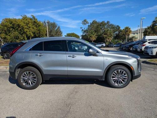 2025 Cadillac XT4 Premium Luxury