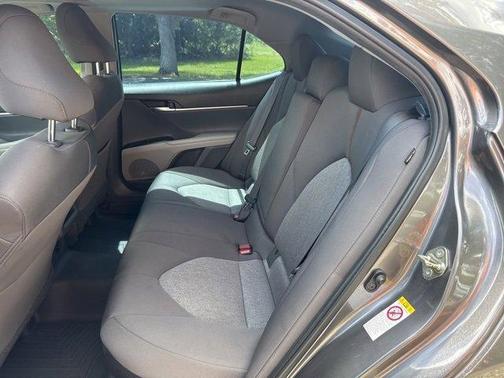 2019 Toyota Camry Hybrid LE