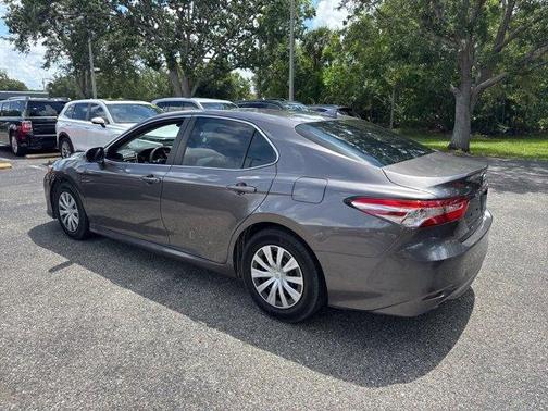 2019 Toyota Camry Hybrid LE