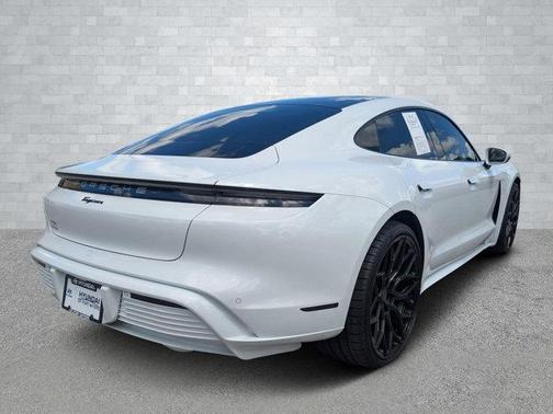 2022 Porsche Taycan Base