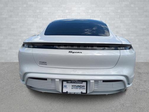 2022 Porsche Taycan Base
