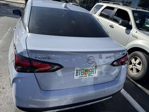 2023 Nissan Versa 1.6 SR