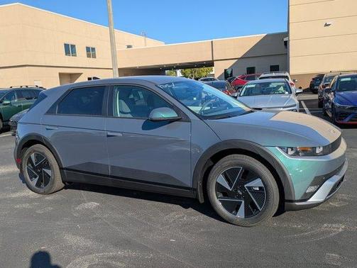 2026 Hyundai IONIQ 5 SE