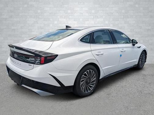 2025 Hyundai SONATA Hybrid SEL