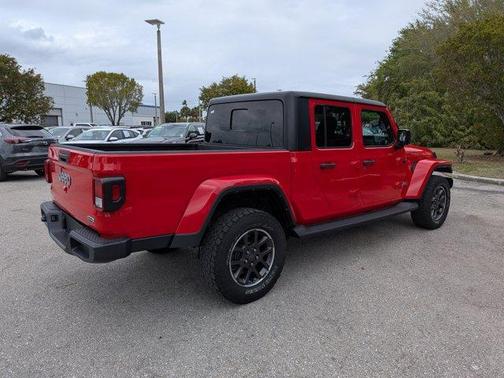 Firecracker Red Clearcoat 2022 Jeep Gladiator Overland
