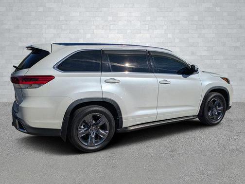 2017 Toyota Highlander Limited Platinum