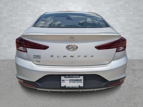 2019 Hyundai ELANTRA SE