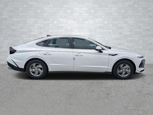 2025 Hyundai SONATA SE