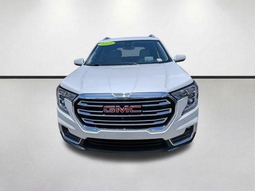 White Frost Tri-Coat 2022 GMC Terrain SLT