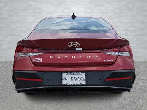 2025 Hyundai ELANTRA Limited