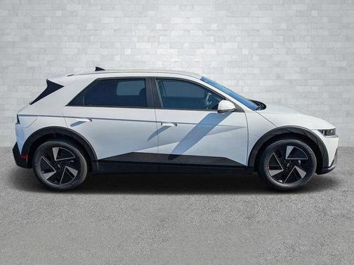 2025 Hyundai IONIQ 5 SE