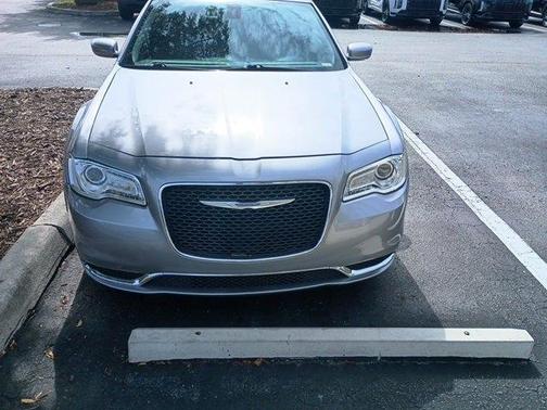 2016 Chrysler 300 Limited
