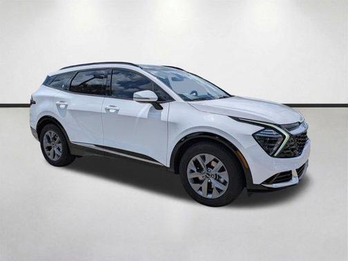 Glacial White Pearl 2025 Kia Sportage SX