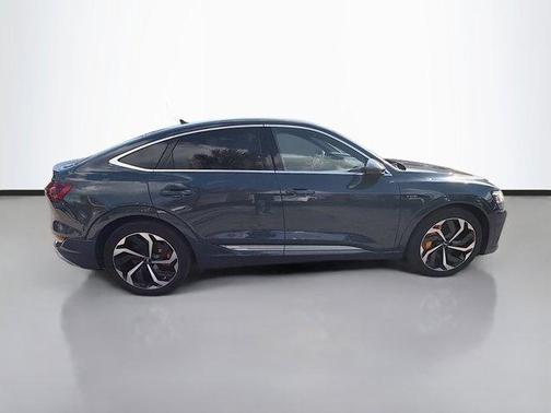 2020 Audi e-tron Prestige