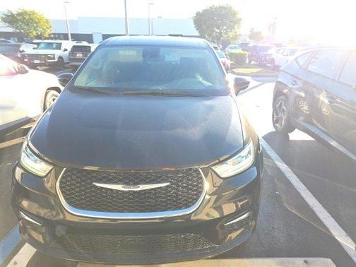 2024 Chrysler Pacifica Touring-L