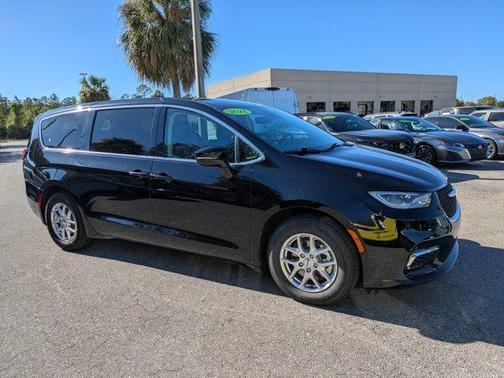 2024 Chrysler Pacifica Touring-L