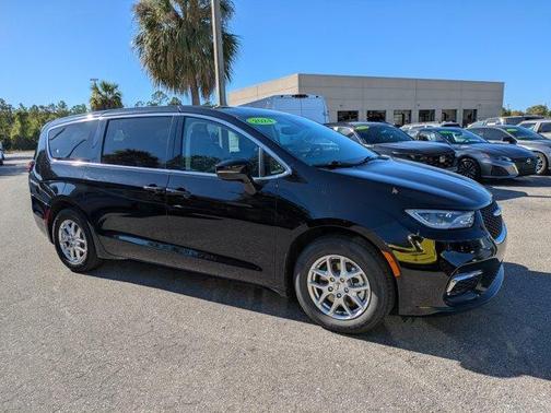 2024 Chrysler Pacifica Touring-L