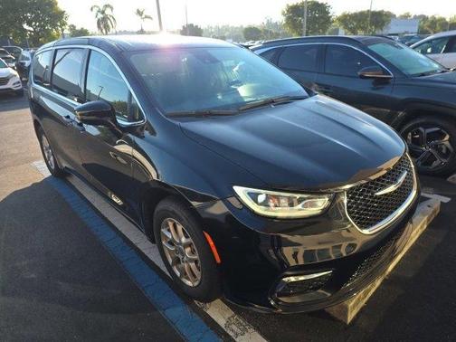2024 Chrysler Pacifica Touring-L