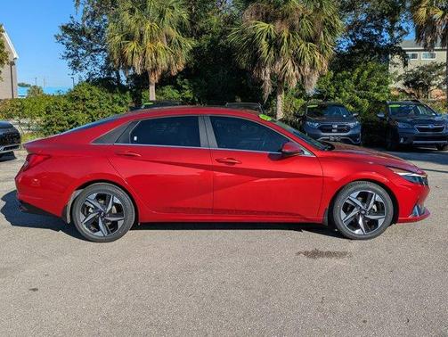 2022 Hyundai ELANTRA Limited